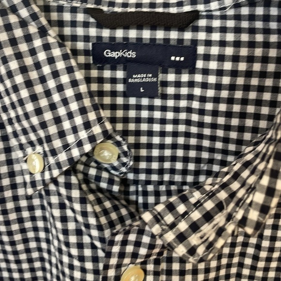 Boys gap button down - Picture 2 of 6